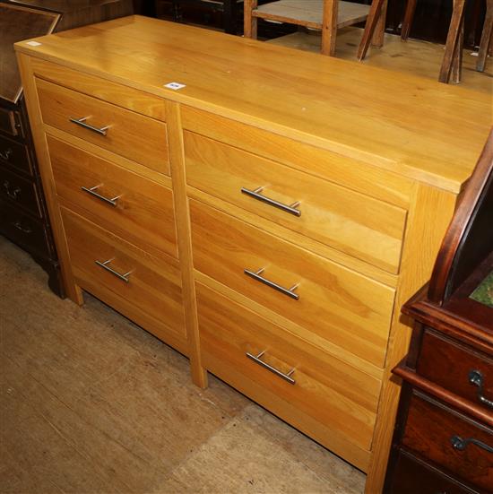 Light oak chest of 6 drawers(-)